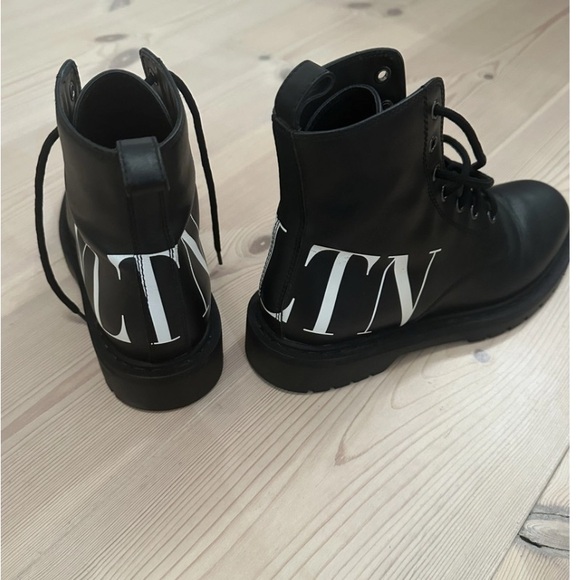 🛑SOLD 🛑 Valentino Black Leather Women’s Combat Boots - Picture 8 of 9